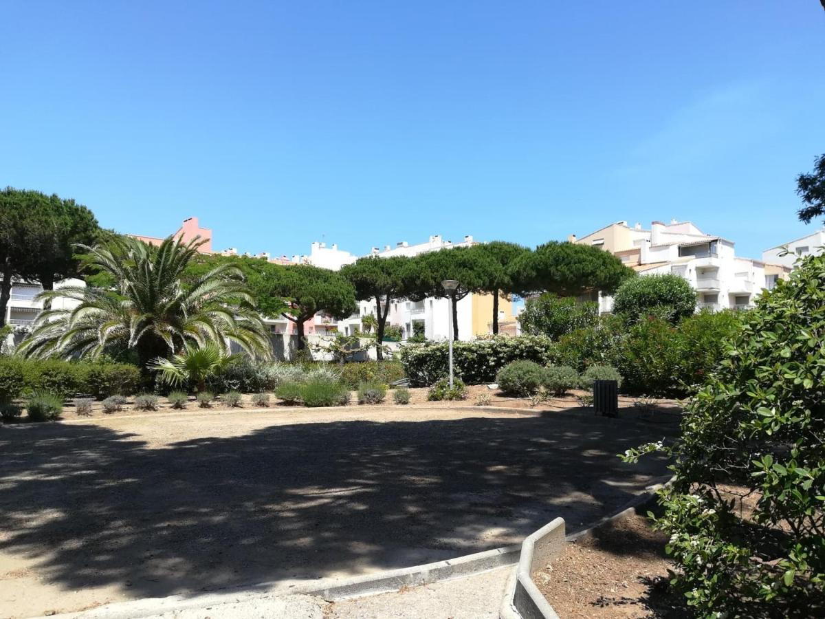 Studio Cabine Vue Port Avec Parking Prive, Piscine, Parc, Boulodrome Agde Exteriér fotografie